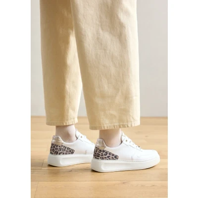 Abbildung von Gabor Comfort Sneaker low, Damen, Größe: 37, Weiss/puder Schuhe