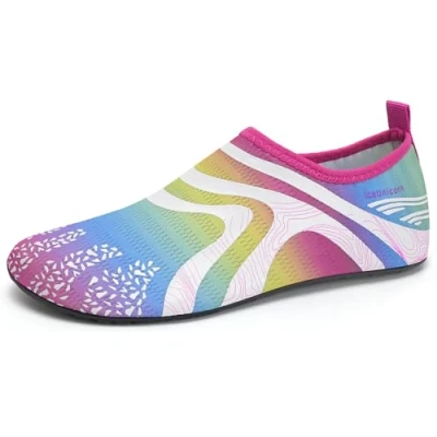 Abbildung von IceUnicorn Badeschuhe Damen Strandschuhe Herren Barfuss Socken Schwimmschuhe Aquaschuhe Wasser leich(342Rainbow,38/39EU)