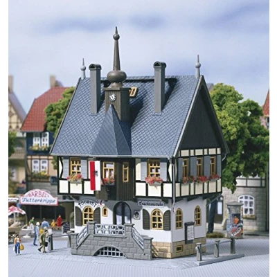 Abbildung von Auhagen Modelleisenbahn Gebäude 12350 H0, TT Historisches Rathaus