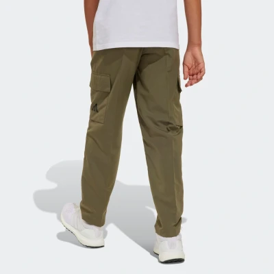 Abbildung von adidas Unisex Kinder Essentials Cargo Pants Hose, Olive strata/Black,