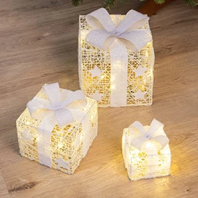 Abbildung von Spetebo LED Dekoobjekt Geschenkboxen mit Timer 3er Set weiß, Timerfunktion, fest verbaut, warm Weihnachts Deko Boxen weiß beleuchtet