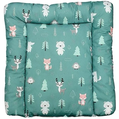 Abbildung von TupTam Baby Wickeltischauflage mit Baumwollbezug Gemustert, Farbe: Wald/Fuchs/Reh/Igel/Bärchen/Grün, Größe: 70 x cm