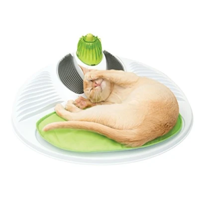Abbildung von HAGEN Katzenbett mit dem Catit Wellness Center Massagegerät