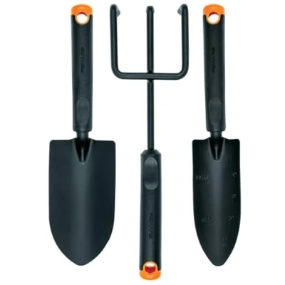 Abbildung von Fiskars Gartenwerkzeuge Set, 3 teilig, Blumenrechen, Blumenkelle, Pflanzkelle, Rostfreier Stahlkopf/Kunststoff Griff, Schwarz/Orange, Ergo, 1027681