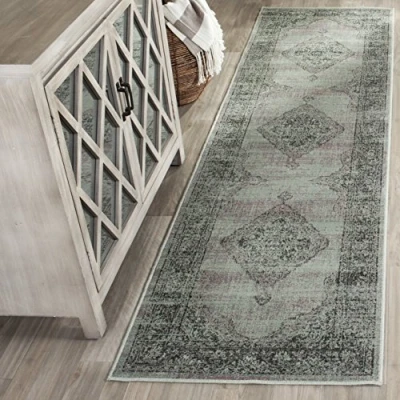 Abbildung von SAFAVIEH Traditionell Teppich für Wohnzimmer, Esszimmer, Schlafzimmer Vintage Collection, Kurzer Flor, Hellblau, 66 X 244 cm