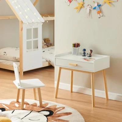 Abbildung von [en.casa] Kinderschreibtisch mit Stuhl Skjervøy Kinderschreibtischset Kinder Tisch Set Schreibtisch Kinderstuhl Kindertisch Holz/Weiß
