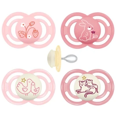 Abbildung von MAM Perfect Day &amp; Night Schnuller 16+ M (4er Pack), inkl. Transport und Sterilisationsbox, Baby ab 16 Monate, Sauger aus SkinSoft Silikon, 4 Stück, pink