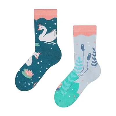 Abbildung von Dedoles Socken Kinder Mädchen Jungen Baumwolle viele lustige Designs Weihnachtssocken 1 Paar, Farbe Türkis, Motiv Schwäne, Gr. 23 26