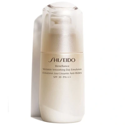 Abbildung von Shiseido Benefiance Wrinkle Smoothing Day Emulsion SPF 20 75 ml