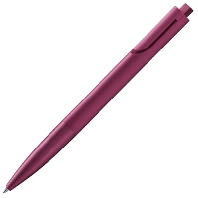 Abbildung von Lamy noto burgundy Kugelschreiber puristischer Kuli mit Gehäuse aus Kunststoff in Dreiecksform Clip entsteht der Gehäusekontur inkl. Großraummine M 16 Strichbreite schwarz