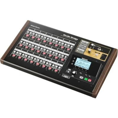 Abbildung von TASCAM Studio Bridge 24 Kanal Multi Track Recorder und USB Audio Interface mit MIDI — High Fidelity, Aufnahme in Studioqualität