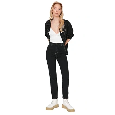 Abbildung von Trendyol Women&#039;s Herren Mittlerer Bund Bootcut &amp; Flared Jeans, Black, 40