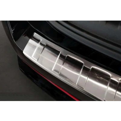 Abbildung von Ladekantenschutz aus Edelstahl mit 3D Abkantung passend für BMW X1 (U11) ab 10/2022 AZUGA AZ29000213
