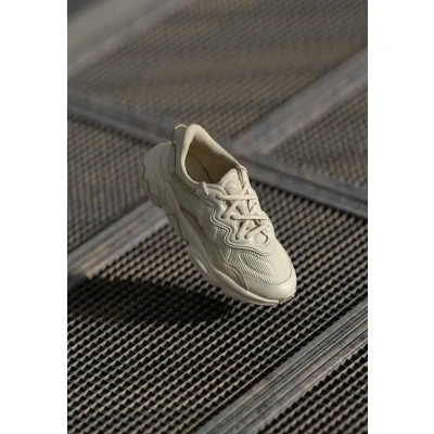 Abbildung von adidas Originals Ozweego Unisex Sneaker low, Größe: 36 2/3, Clear brown Leder und textil