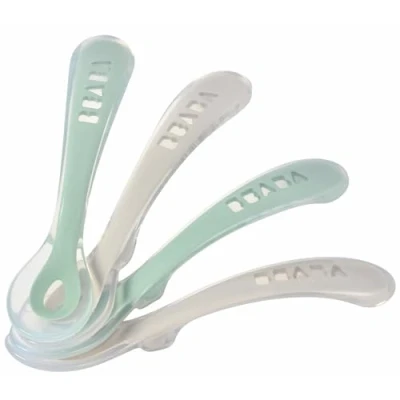 Abbildung von BÉABA Silikonlöffel für Babys und Kleinkinder 4er Set ab 8 Monaten Weich Abgerundete Kanten Ergonomischer Griff Grau Salbeigrün