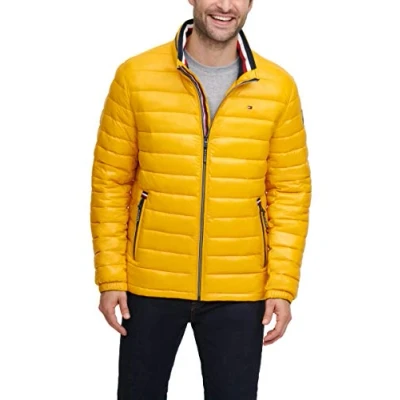 Abbildung von Tommy Hilfiger Herren Water Resistant Ultra Loft Down Alternative Puffer Jacket Jacke, Gelbgold, Wetlook, XL