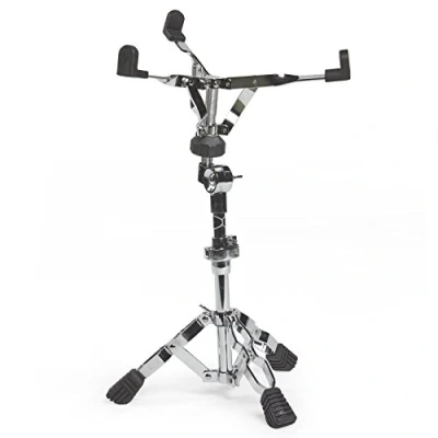 Abbildung von Fame SDS8000 Snare Ständer, Doppelstrebig, Verchromt, Höhenverstellbar 46 58cm, Memory Clamp, Kompatibel mit allen Drum Größen bis 14 Zoll, Robuste Nylonfütterung, Extra große Gummifüße