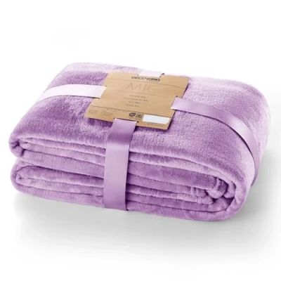 Abbildung von DecoKing Kuscheldecke 160x210 cm lila Decke Microfaser Tagesdecke Fleece weich sanft kuschelig Lilac Mic