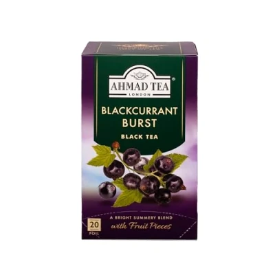 Abbildung von Ahmad Tea Blackcurrant Burst Schwarztee mit Schwarzer Johannisbeere Fruchtstücken Einzeln Verpackte, Aromaversiegelte Teebeutel 2g Tee pro Portion 20 Band