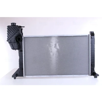 Abbildung von NISSENS 62664A Kühler, Motorkühlung Aluminium 680 409 32 Kühlrippen gelötet MERCEDES BENZ: Sprinter 3 T Kastenwagen, Bus