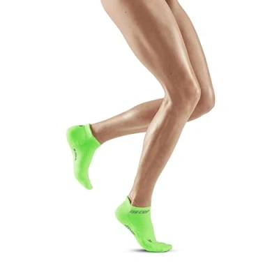 Abbildung von CEP THE RUN COMPRESSION SOCKS LOW CUT für Damen Kurze Laufsocken mit Kompression in grün Regenerierende Kompressionssocken Frauen Gr. IV L