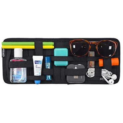 Abbildung von Cocoon GRID IT Sonnenblende Organizer mit elastischen Bändern / Auto Zubehör KFZ Multifunktionales Organisationssystem für das Brett Schwarz 34,4x1,7x13,3cm