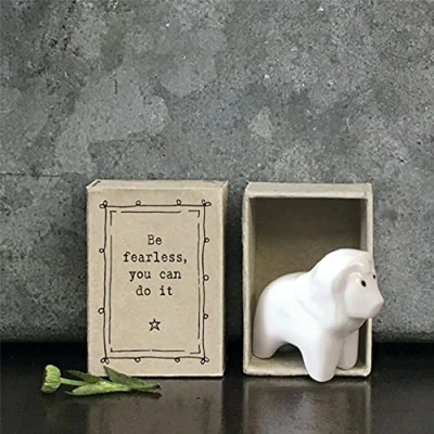 Abbildung von East of India Porzellan Streichholzbox Löwe Sentimentales Tierornament Geschenk Seien Sie furchtlos, You can do it
