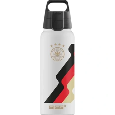Abbildung von SIGG Alu Trinkflasche WMB Pathfinder DFB Team Klimaneutral Zertifiziert Für Kohlensäurehaltige Getränke Geeignet Auslaufsicher Federleicht BPA frei Weiss Mit Aufdruck 1L