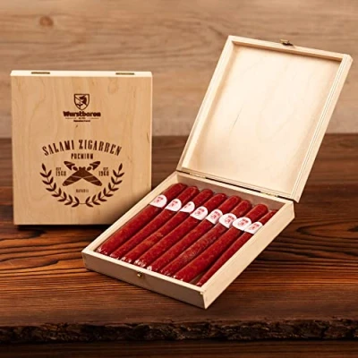 Abbildung von Wurststicks aus Salami in hochwertiger Holz Geschenk Box/Wurst für Männer/Wurstsnack Geschenkidee Qualität
