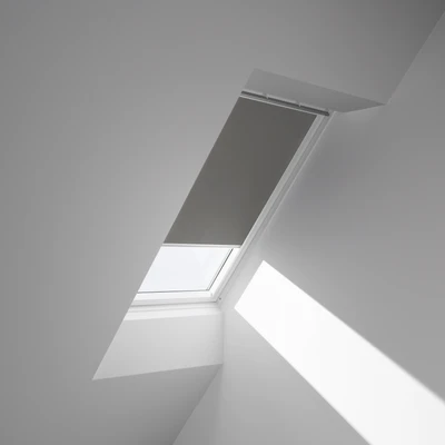 Abbildung von VELUX Verdunklungsrollo &quot;DKL S06 0705SWL&quot;, verdunkelnd, Verdunkelung, ohne Bohren, in Führungsschienen, weiße Führungsschienen &amp; Griffleiste