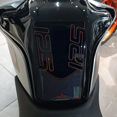 Abbildung von Resin Bike Aufkleber Motorrad Kompatibel mit KTM 125 Duke 2021. Tankabdeckung vor Stößen und Kratzern. Aufklebersatz 3D Harzklebstoff Hergestellt in Italien Stickers