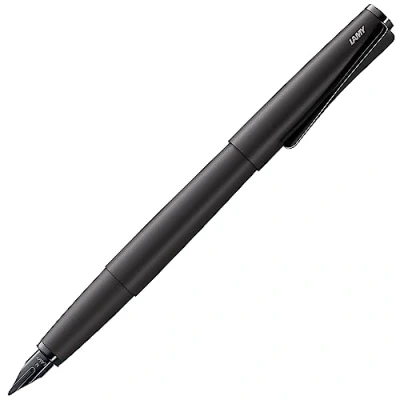 Abbildung von Lamy studio lx all black Füller universeller Füllfederhalter in elegantem Gehäuse aus Ganzmetall mit propellerförmigem Clip &amp; Stahlfeder Strichbreite M inkl. Tintenpatrone T 10 blau