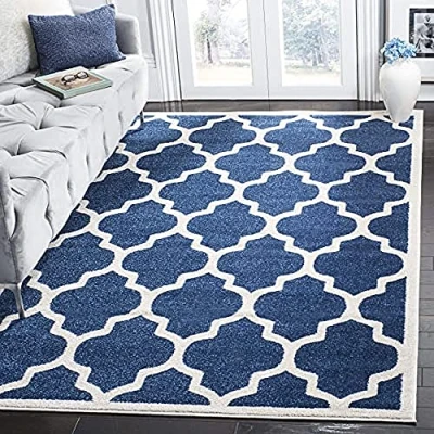 Abbildung von SAFAVIEH Geometrisch Teppich für Wohnzimmer, Esszimmer, Schlafzimmer Amherst Collection, Kurzer Flor, Marine und Beige, 244 X 305 cm