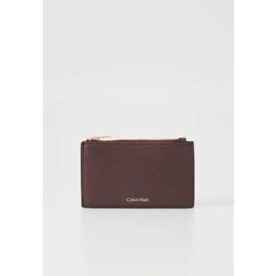 Abbildung von Calvin Klein Embossed Geldbörse, Damen, Größe: One Size, Fudge/espresso