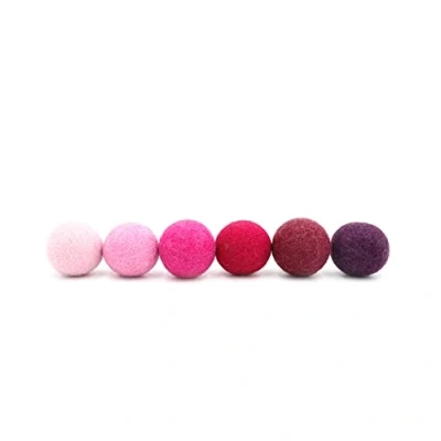 Abbildung von LucyBalu® Filzbälle für Katzen Katzenspielzeug Katzenbälle aus Filz Spielsachen 100% Wolle I Natürliches Spielzeug Spielbälle Fair Nepal 6 Stück Magenta