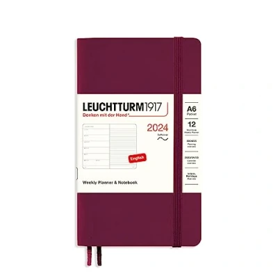 Abbildung von LEUCHTTURM1917 367796 Wochenkalender &amp; Notizbuch Softcover Pocket (A6) 2024, 12 Monate, Port Red, Englisch