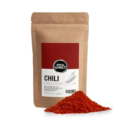 Abbildung von Spicy Welt Chili Gemahlen (100g) Fein Gemahlenes Chilipulver für Con Carne, Currys &amp; Eintöpfe Marinaden Angenehm Scharf, Wärmend Aromatisch 100% Naturrein, Ohne Zusätze