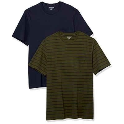 Abbildung von Amazon Essentials Herren T Shirt mit kurzen Ärmeln, Rundhalsausschnitt und Tasche in normaler Passform, 2er Pack, Marineblau/Olivgrün Streifen, XS