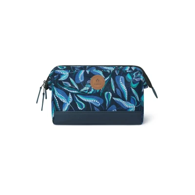 Abbildung von Cabaia Kulturbeutel für Damen und Herren Weitwinkelöffnung mit 2 Innentaschen praktischer robuster Reise Organizer Kosmetiktasche französischem Design, exklusiv originell