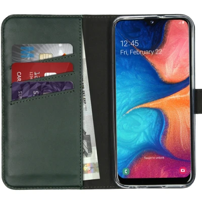 Abbildung von Samsung Galaxy A20e Hülle Echtleder Selencia Klapphülle Handyhülle Grün