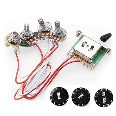 Abbildung von RUNCCI YUN E Gitarre Kabelbaum Prewired Kit, 2T1V 5 Weg Schalter 500k Töpfe für Strat Teile Ersatz, Schwarze Spitze(Drehbare Audio Drehkappe）