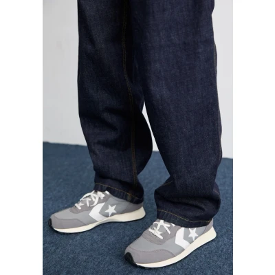 Abbildung von Converse Omega Unisex Sneaker low, Größe: 42.5, Sharkskin/classic grey/vintage white Leder und textil