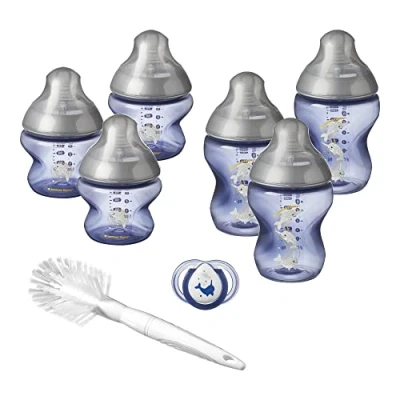 Abbildung von Tommee Tippee Closer to Nature Newborn Baby Bottle Starter Set, Breast like Teats with Anti Colic Valve, Blue Narwhal Decoration