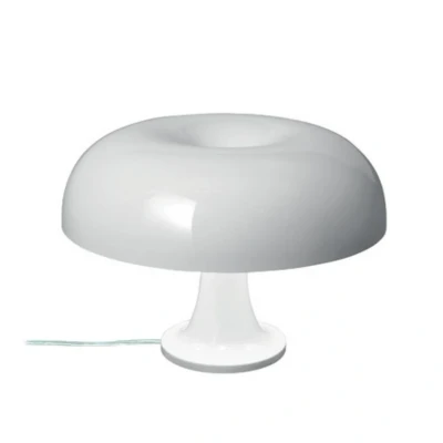 Abbildung von Artemide Nessino Tischleuchte in weiß aus Polycarbonat