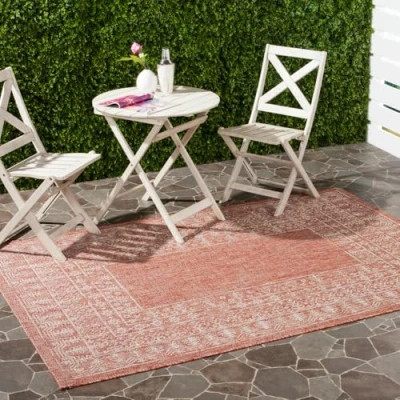 Abbildung von SAFAVIEH Zeitgenössische Teppich für Wohnzimmer, Esszimmer, Schlafzimmer Courtyard Collection, Kurzer Flor, Rot und Beige, 160 X 231 cm