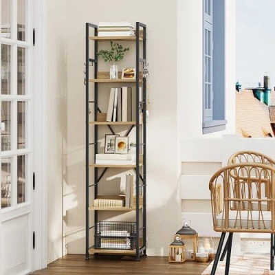 Abbildung von YITAHOME Bücherregal mit 6 Ebenen, bodenstehendes 4 Haken, Holzregal und Metallrahmen, Bücherregal, industrielles Hochregal zur Aufbewahrung für Wohnzimmer, Heimbüro, Eichenfarbe
