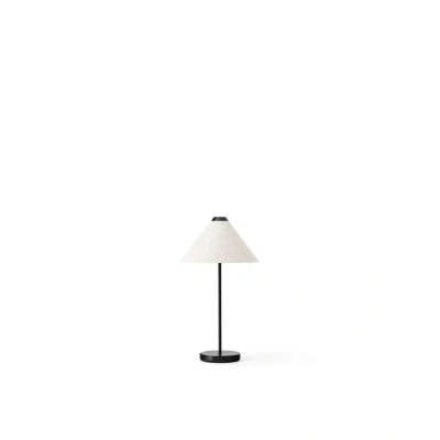 Abbildung von New Works Brolly Akku Tischleuchte IP44 weiß