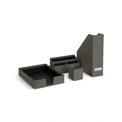 Abbildung von Bigso Box of Sweden HUGO 4 teiliges Schreibtisch Set mit 1 Stehsammler, Stifthalter, Sortierkasten und ohne Deckel Ordnungssystem aus Faserplatte Papier in Leinenoptik grau