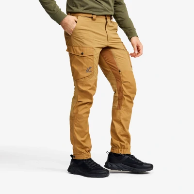Abbildung von RevolutionRace Rambler Lightweight Pro Pants für Herren, Leichte Outdoor Hose und Wanderhose Dijon, L