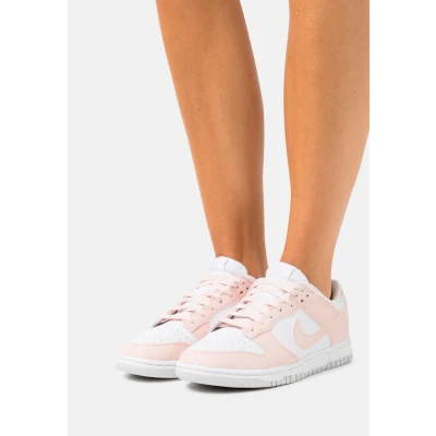 Abbildung von Nike Sportswear DUNK NEXT Nature Sneaker low, Damen, Größe: 38.5, White/pale coral Lederimitat/textil